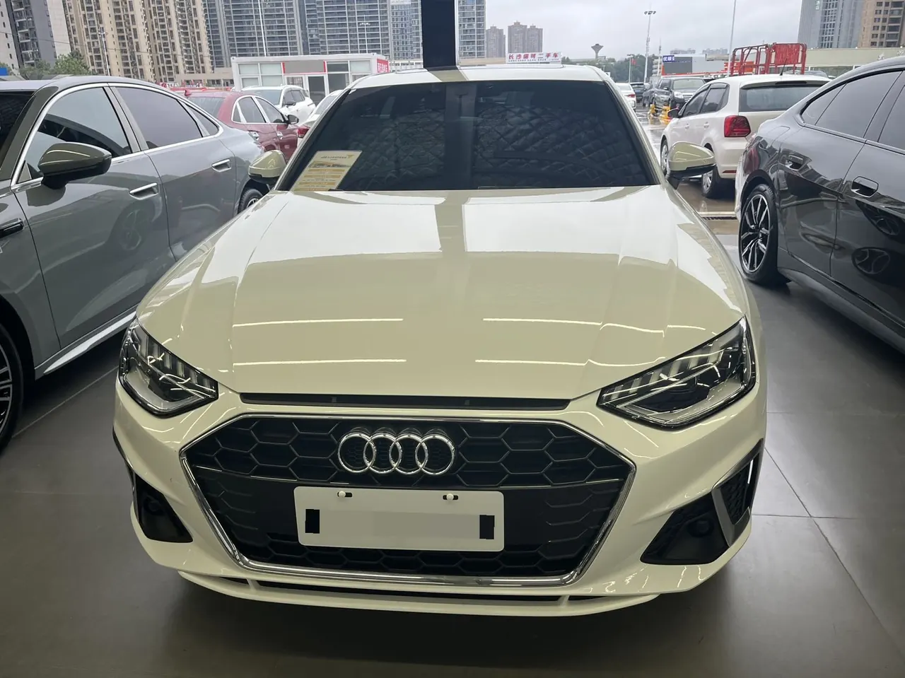 Открыть галерею: Audi 2020 A4L 2.0TFSI 40TFSI Fashion Dynamic Automatic