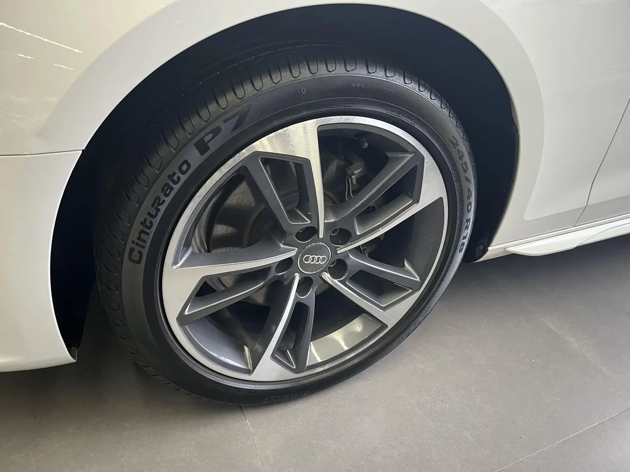 Audi 2020 A4L 2.0TFSI 40TFSI Fashion Dynamic Automatic 2