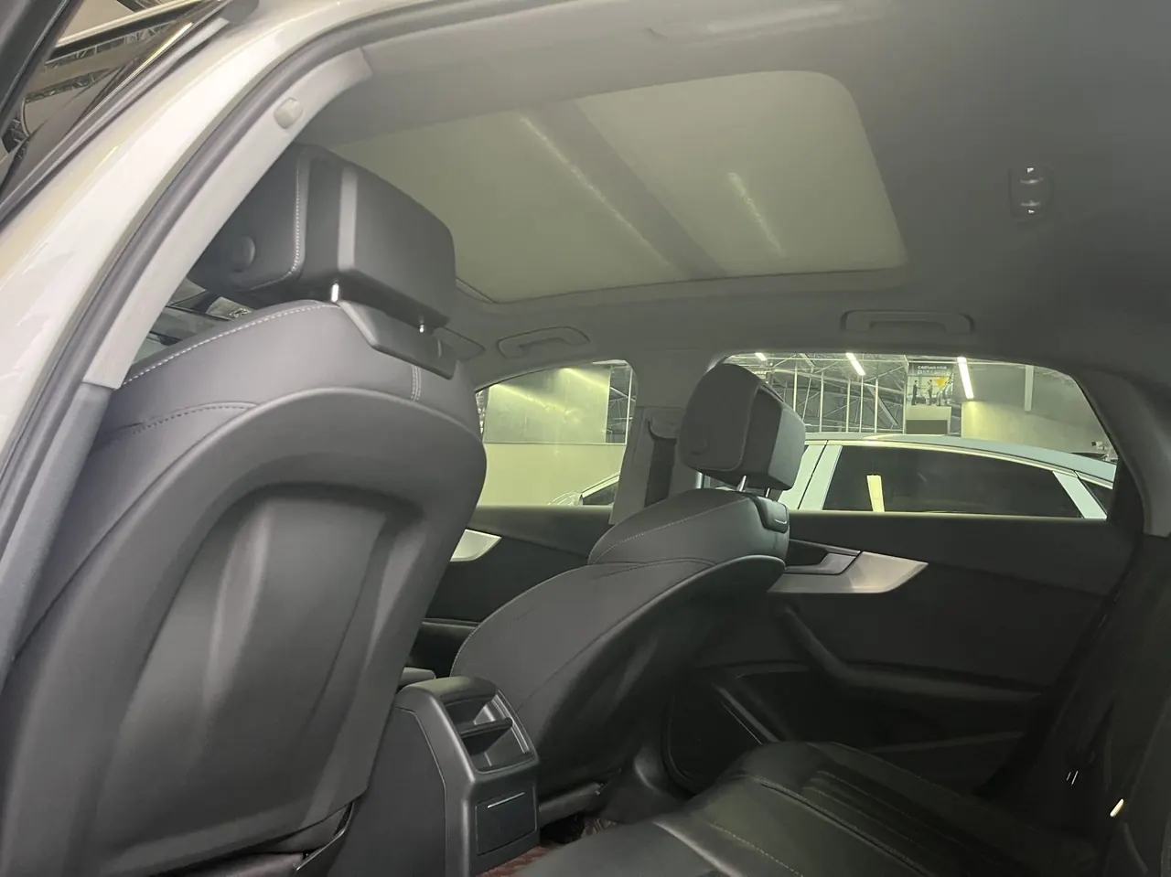 Audi 2020 A4L 2.0TFSI 40TFSI Fashion Dynamic Automatic 5