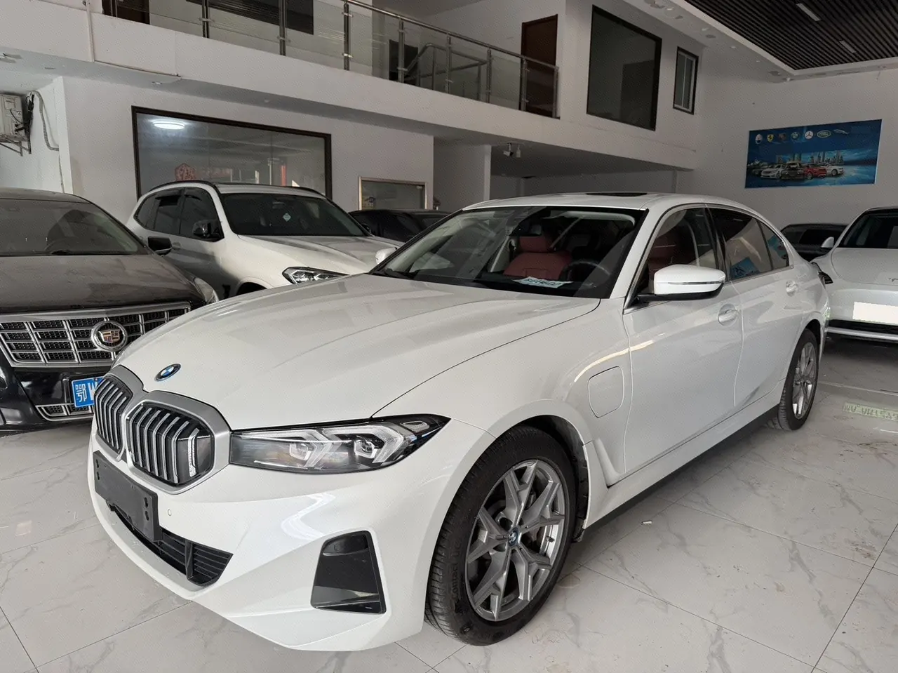Открыть галерею: BMW 2022 i3 eDrive 35L automatic gear