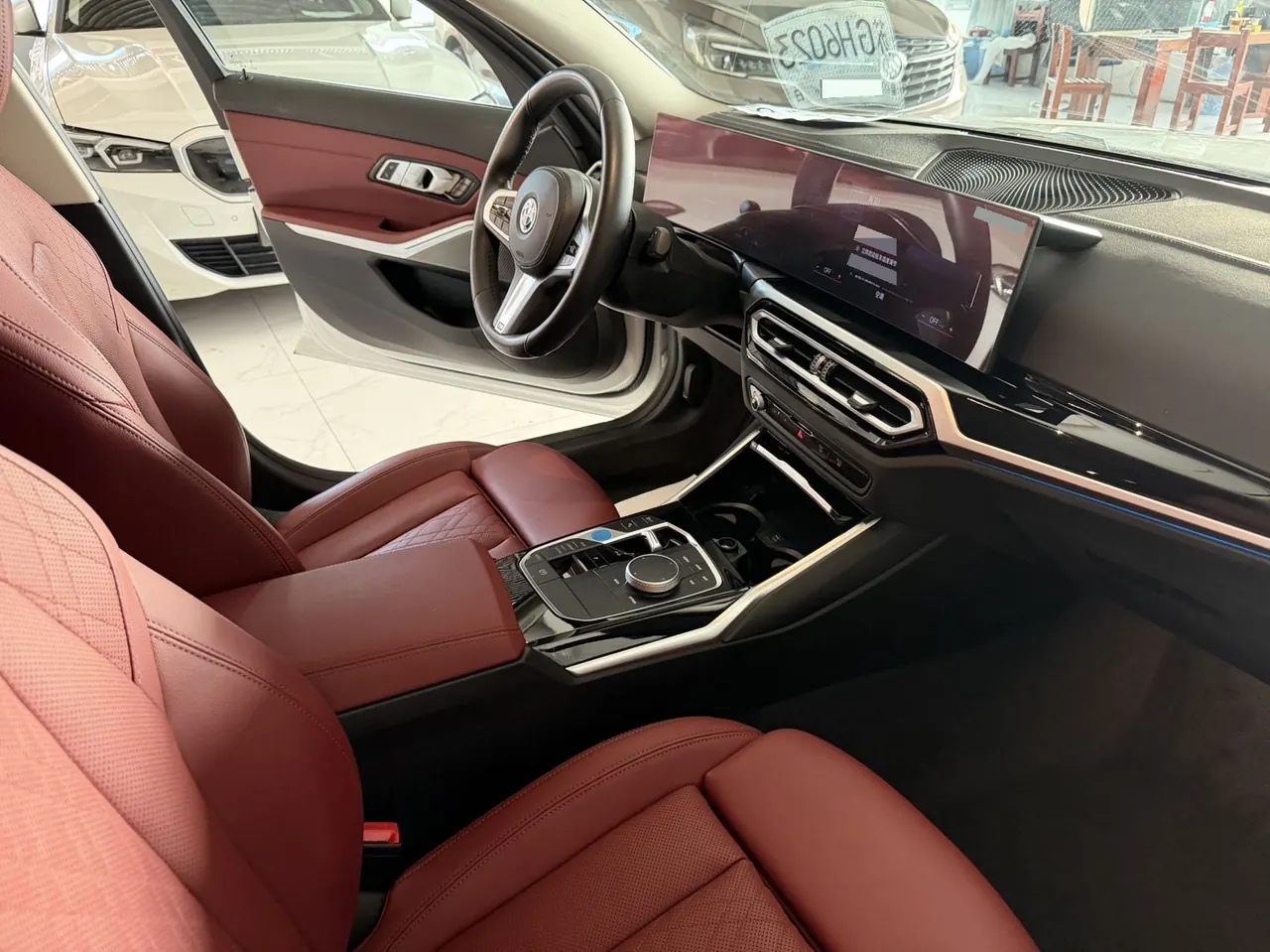 BMW 2022 i3 eDrive 35L automatic gear 3