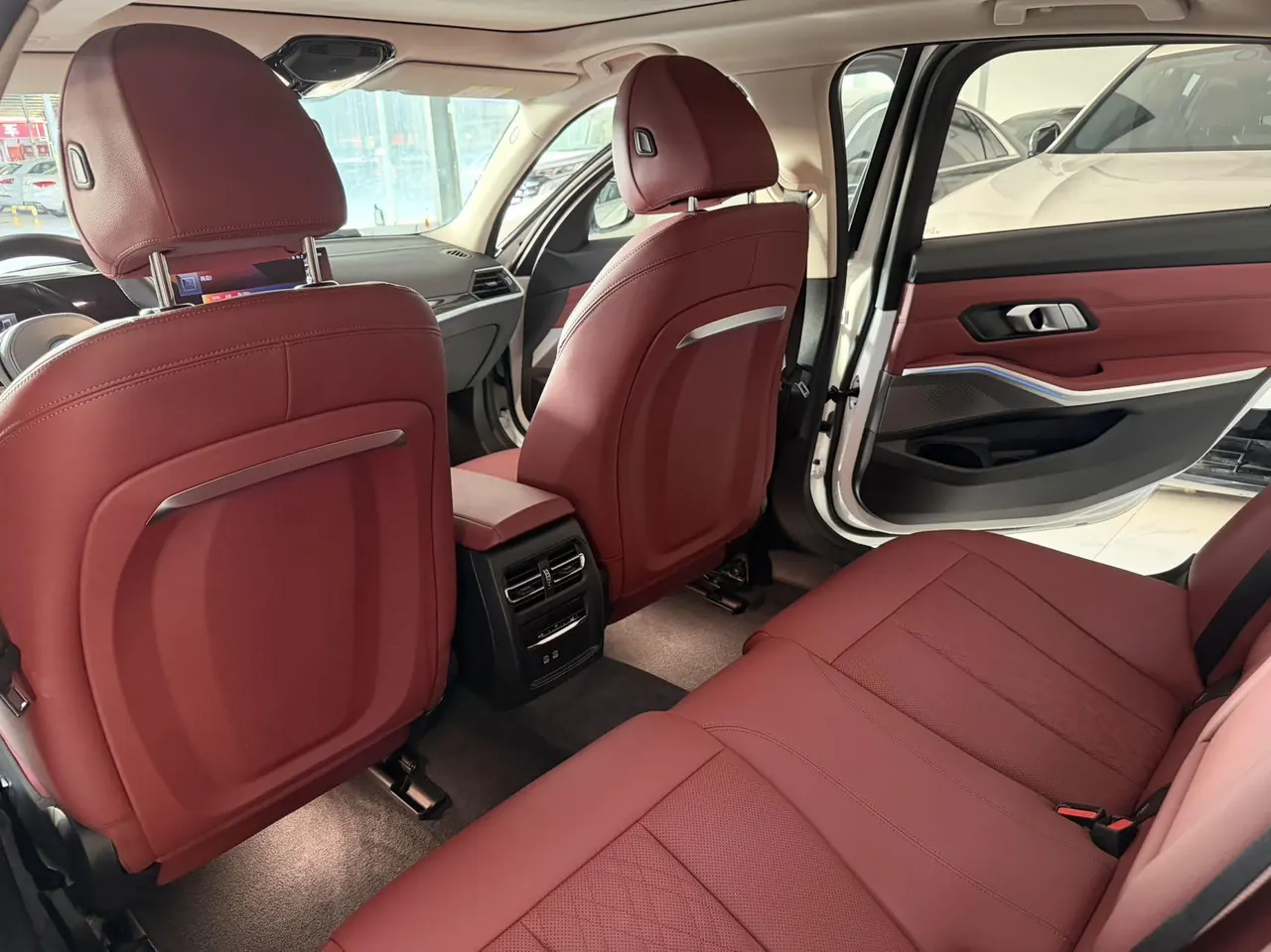 BMW 2022 i3 eDrive 35L automatic gear 5