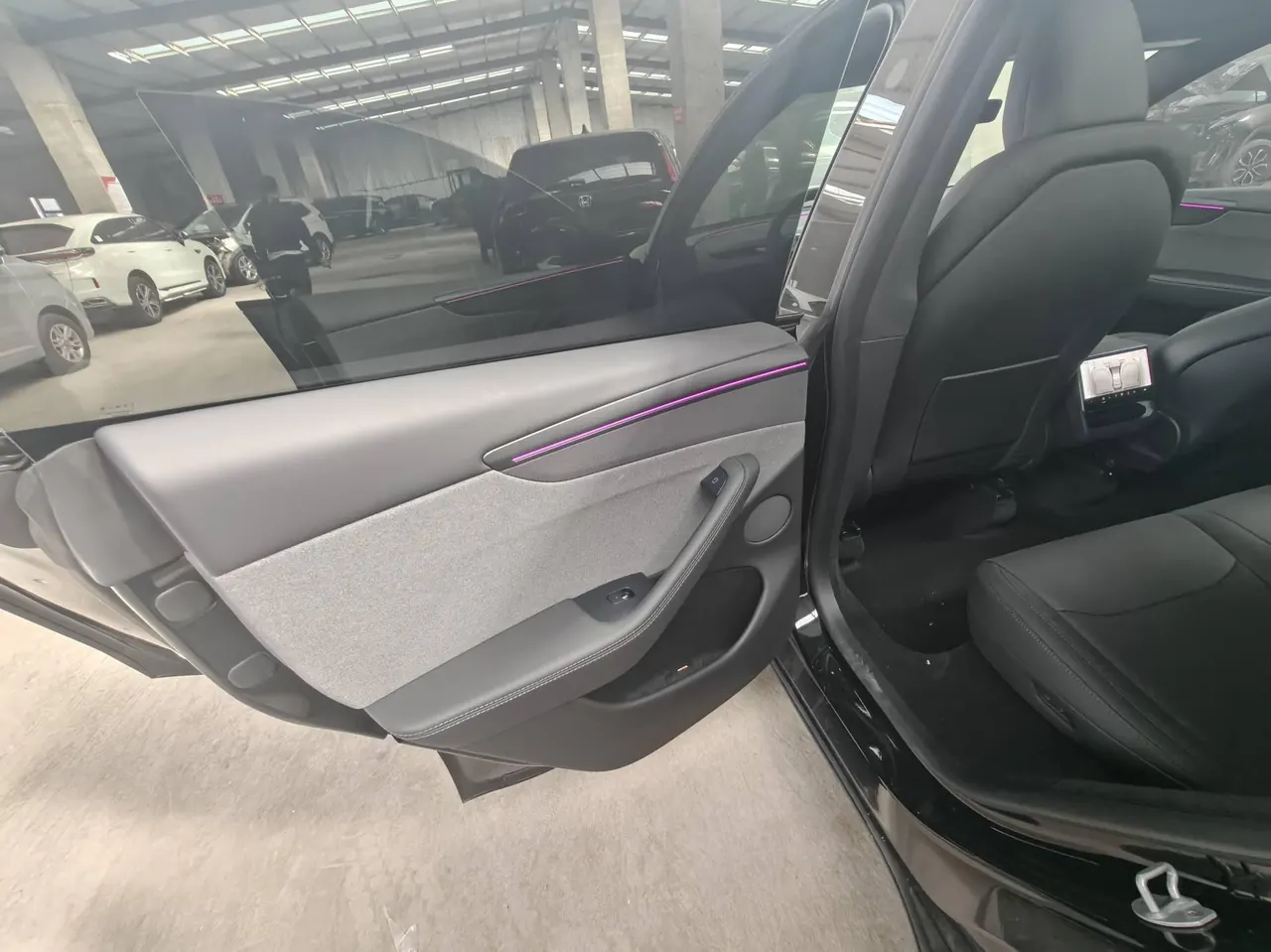 Tesla 2026 Model Y Long Range Rear-Wheel-Drive Automatic 2