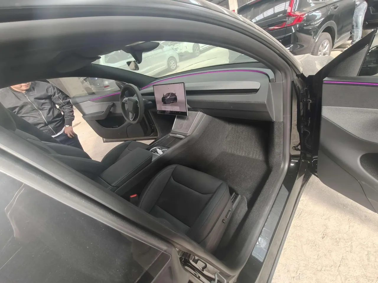 Tesla 2026 Model Y Long Range Rear-Wheel-Drive Automatic 5