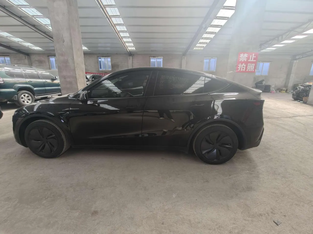 Tesla 2026 Model Y Long Range Rear-Wheel-Drive Automatic 9