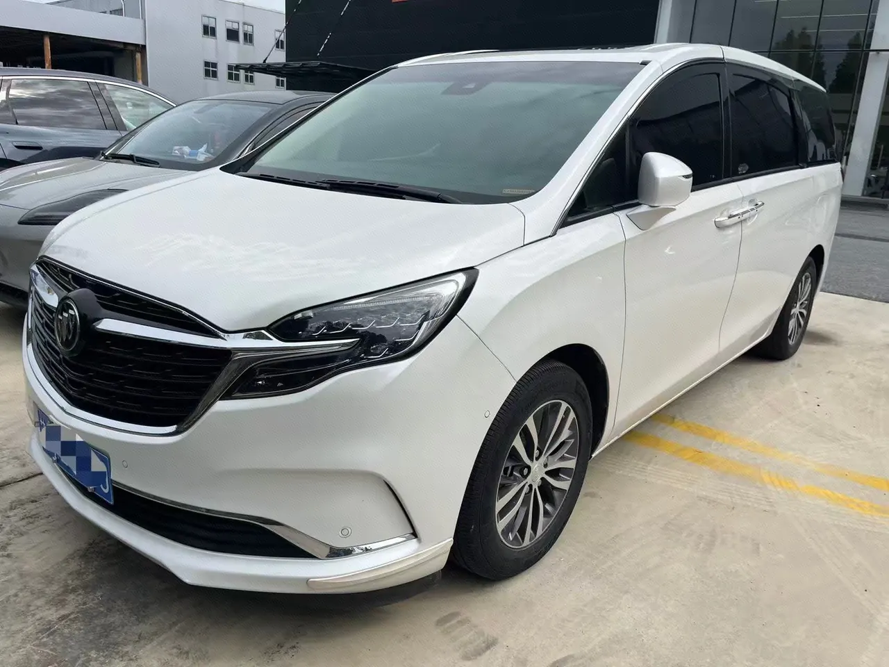 Open image lightbox: Buick 2022 GL8 ES Lu Zun 48V 2.0T 653T Exclusive Automatic Gear