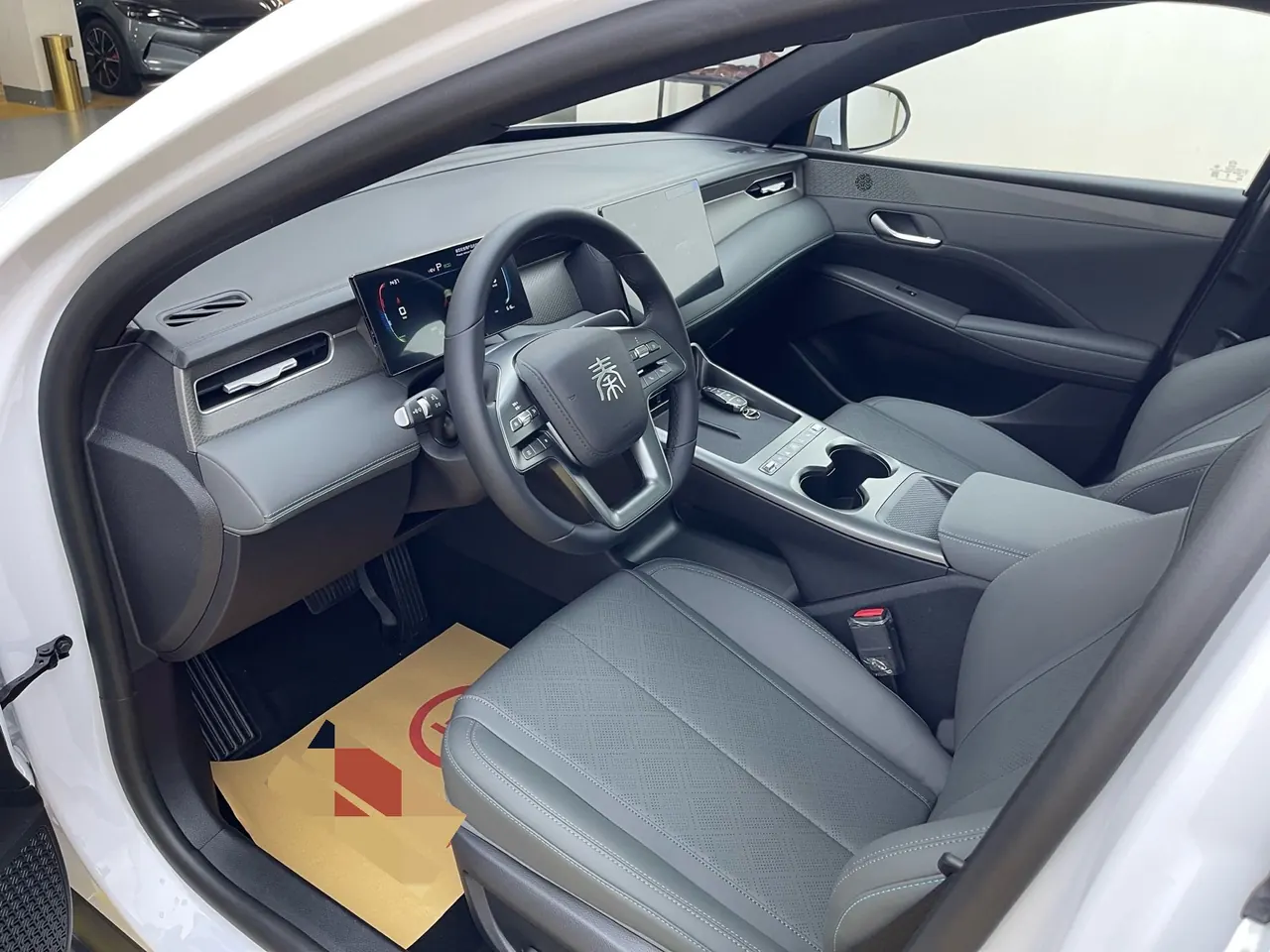 BYD 2026 Qin PLUS DM-i 1.5 stepless 210KM aggressive automatic gear 3