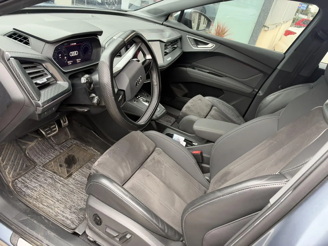 Audi 2023 Q4 e-tron 40 Creation Edition Automatic Gear 3