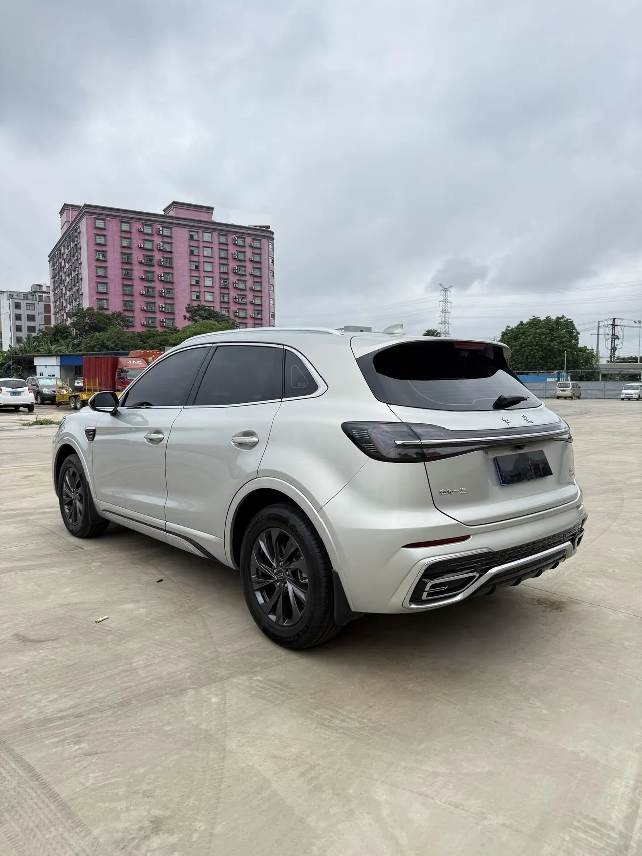 HongQi 2023 HS5 2.0T 4-wheel drive flag enjoy Pro version automatic gear 6