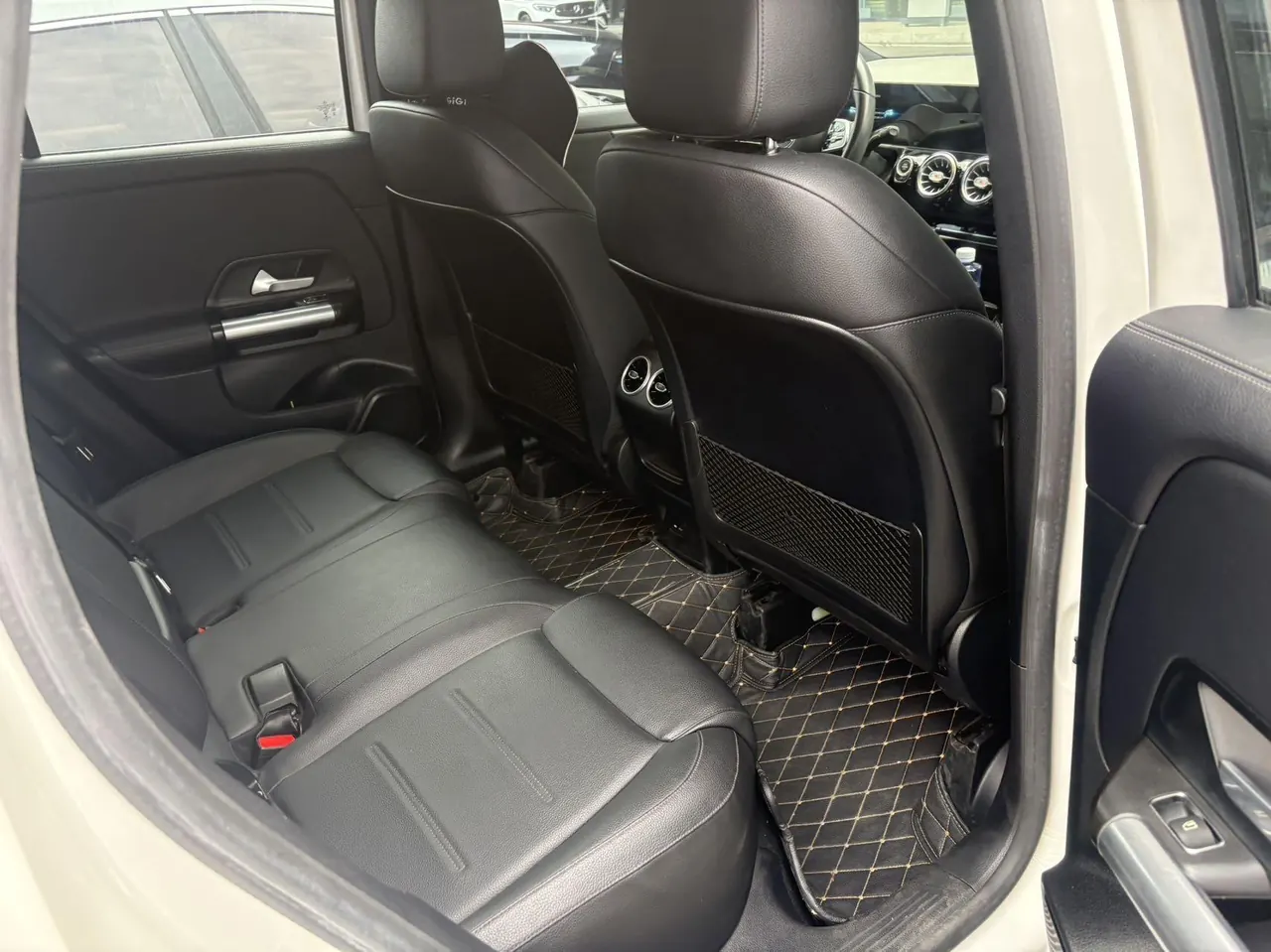 Mercedes Benz 2020 GLA 200 1.3T automatic gear 3