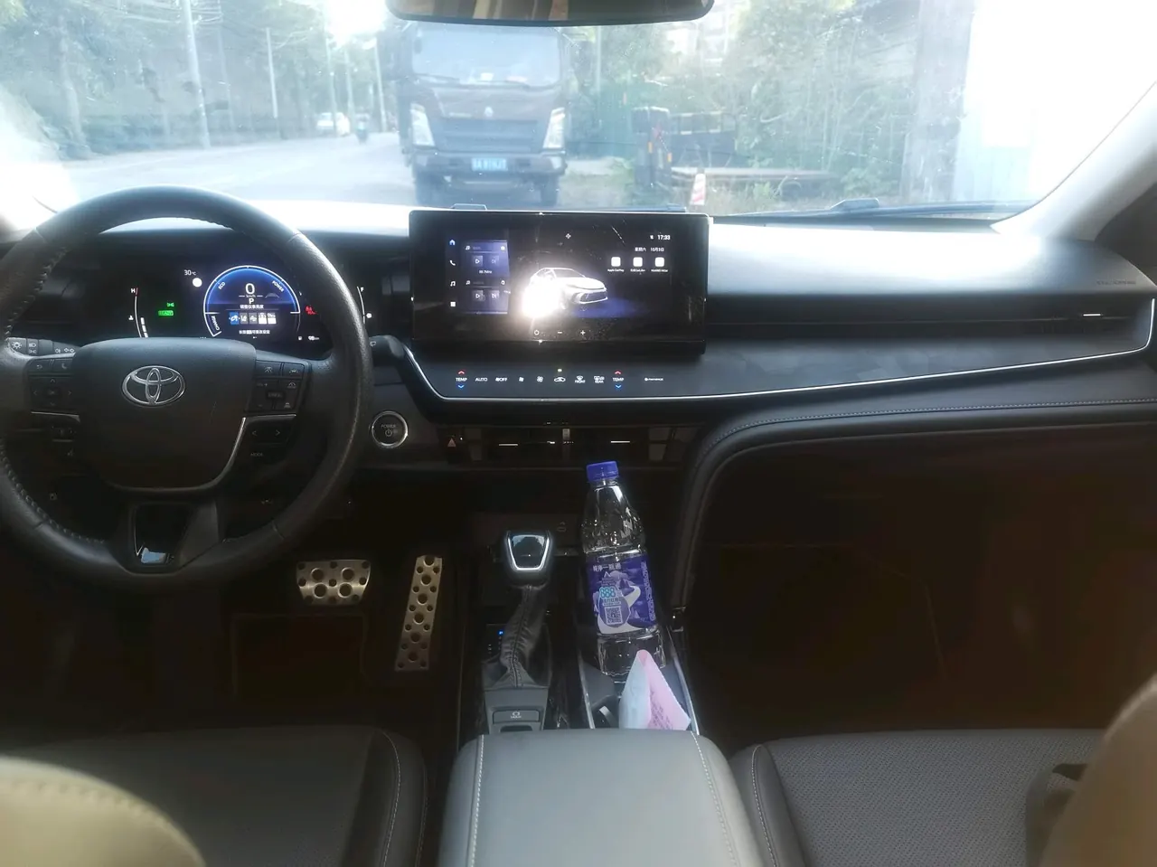Toyota 2025 Camry Dual Engine 2.0HG Stepless Brilliant Edition Automatic Gear 2