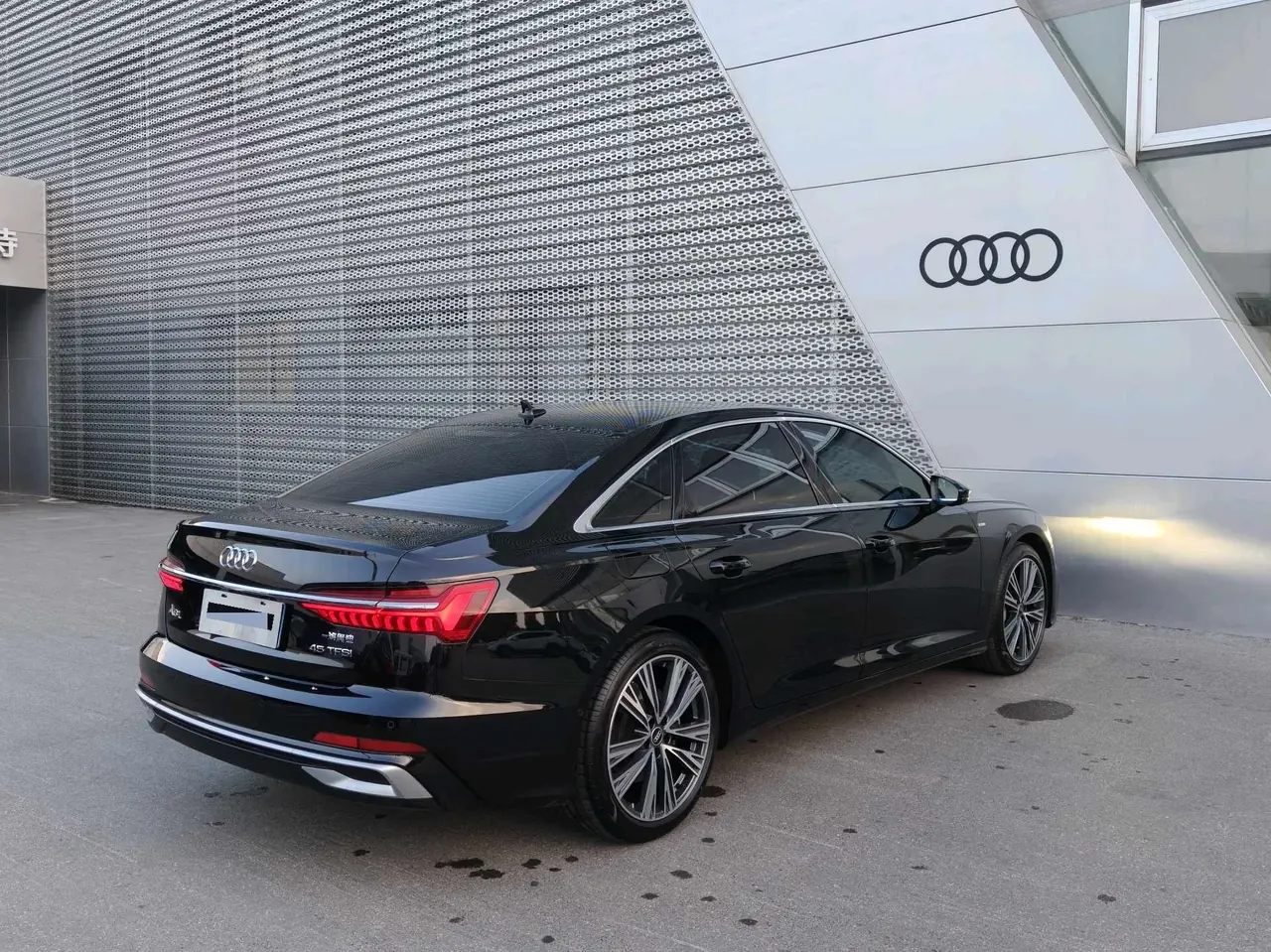 Audi 2025 A6L 2.0TFSI 45TFSI Selected Dynamic Automatic 9