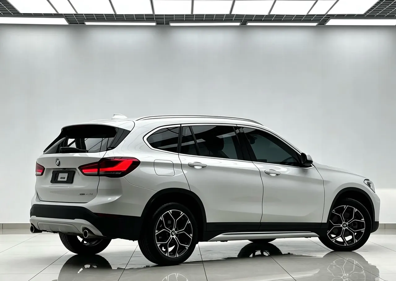 BMW 2022 X1 sDrive20Li 1.5T exclusive automatic gear 4