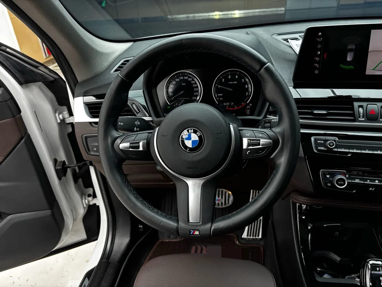 BMW 2022 X1 sDrive20Li 1.5T exclusive automatic gear 8