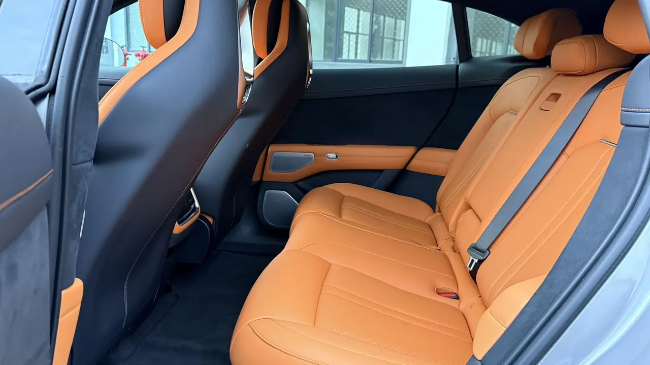 MI 2025 YU7 Long Endurance High Performance Four-wheel Drive Max Edition Automatic Gear 4