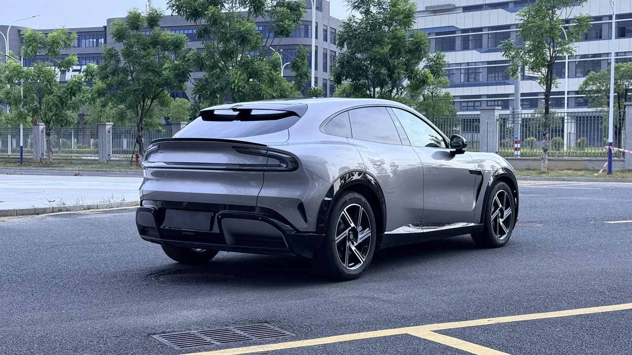 MI 2025 YU7 Long Endurance High Performance Four-wheel Drive Max Edition Automatic Gear 5