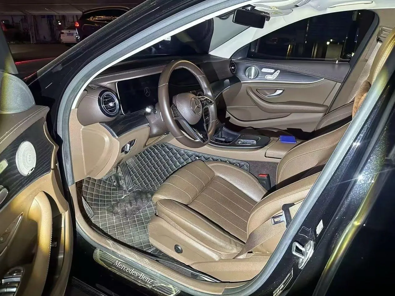 Mercedes Benz E Class 2022 E 300 L 2.0T Luxury (Change 2) Automatic Gear 4