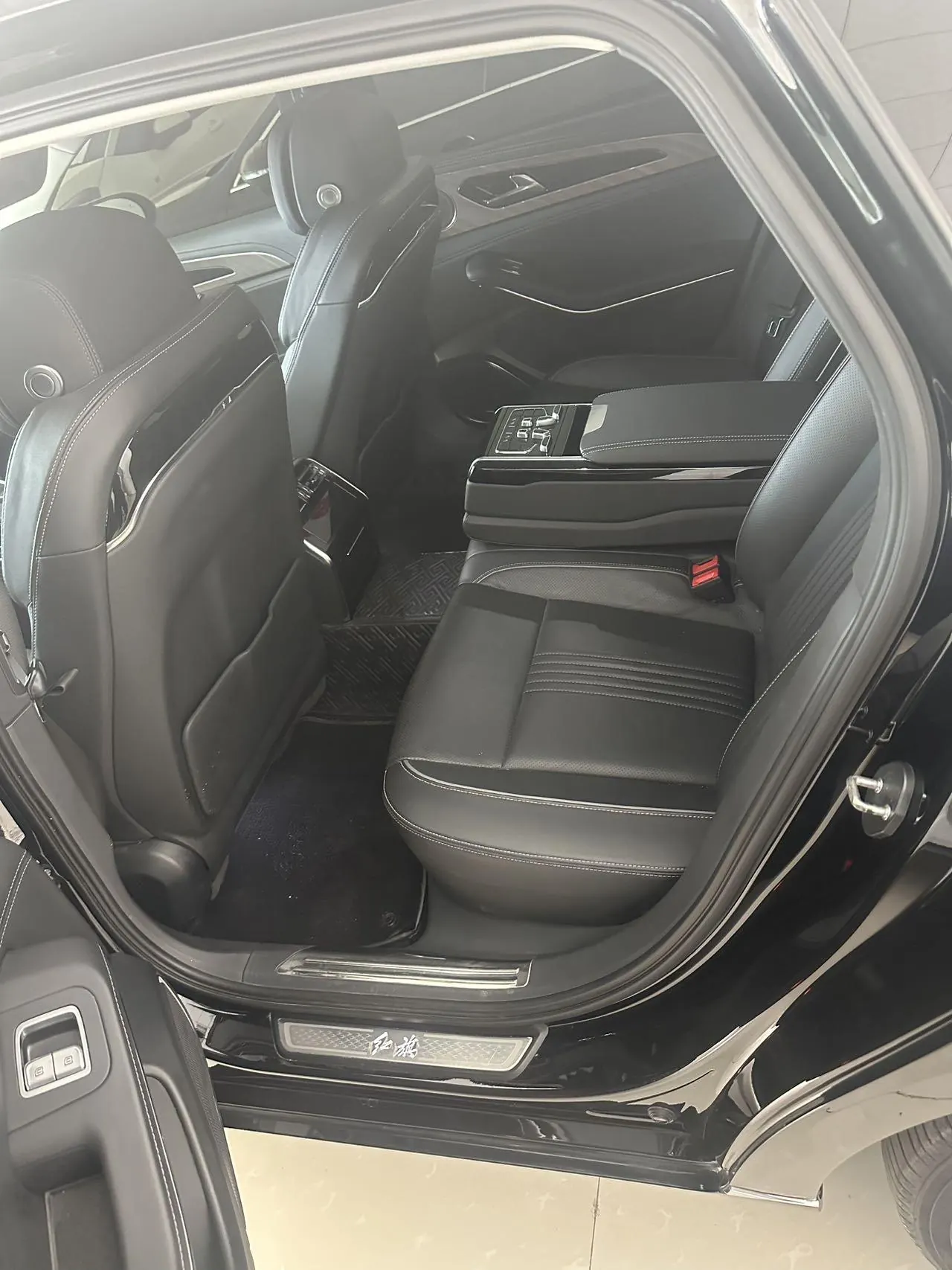 Open image lightbox: HongQi 2020 H9 48V 2.0T Zhilian Flag Edition Automatic Gear