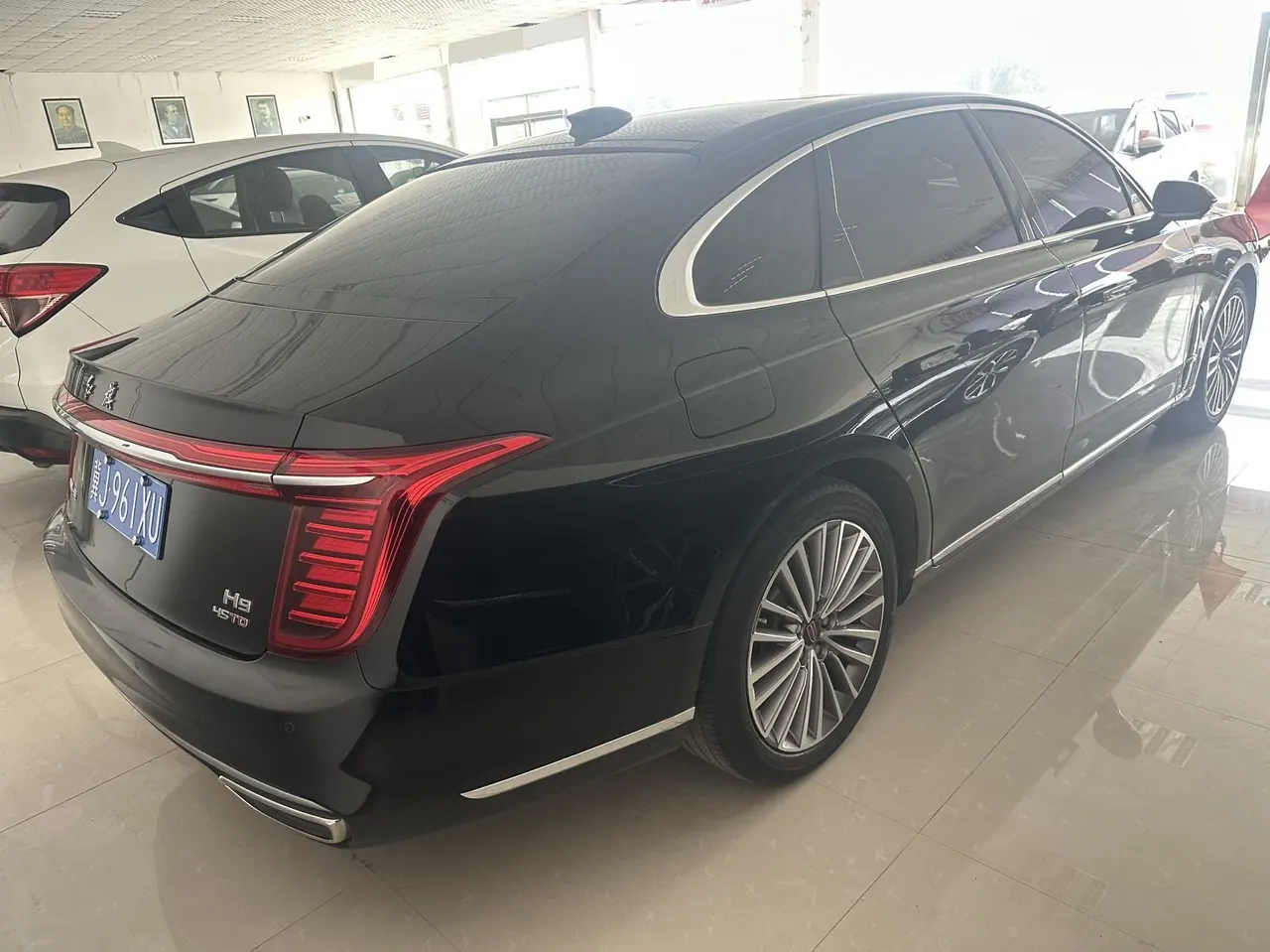 HongQi 2020 H9 48V 2.0T Zhilian Flag Edition Automatic Gear 3