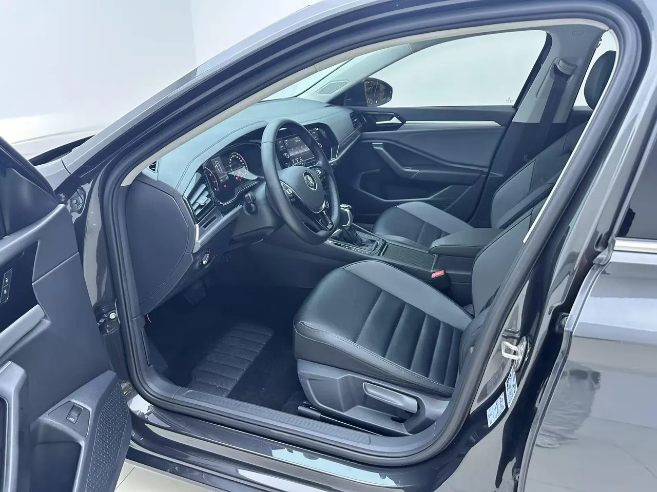 Volkswagen 2020 Sagitar 1.2TSI 200TSI Comfortable Automatic 3