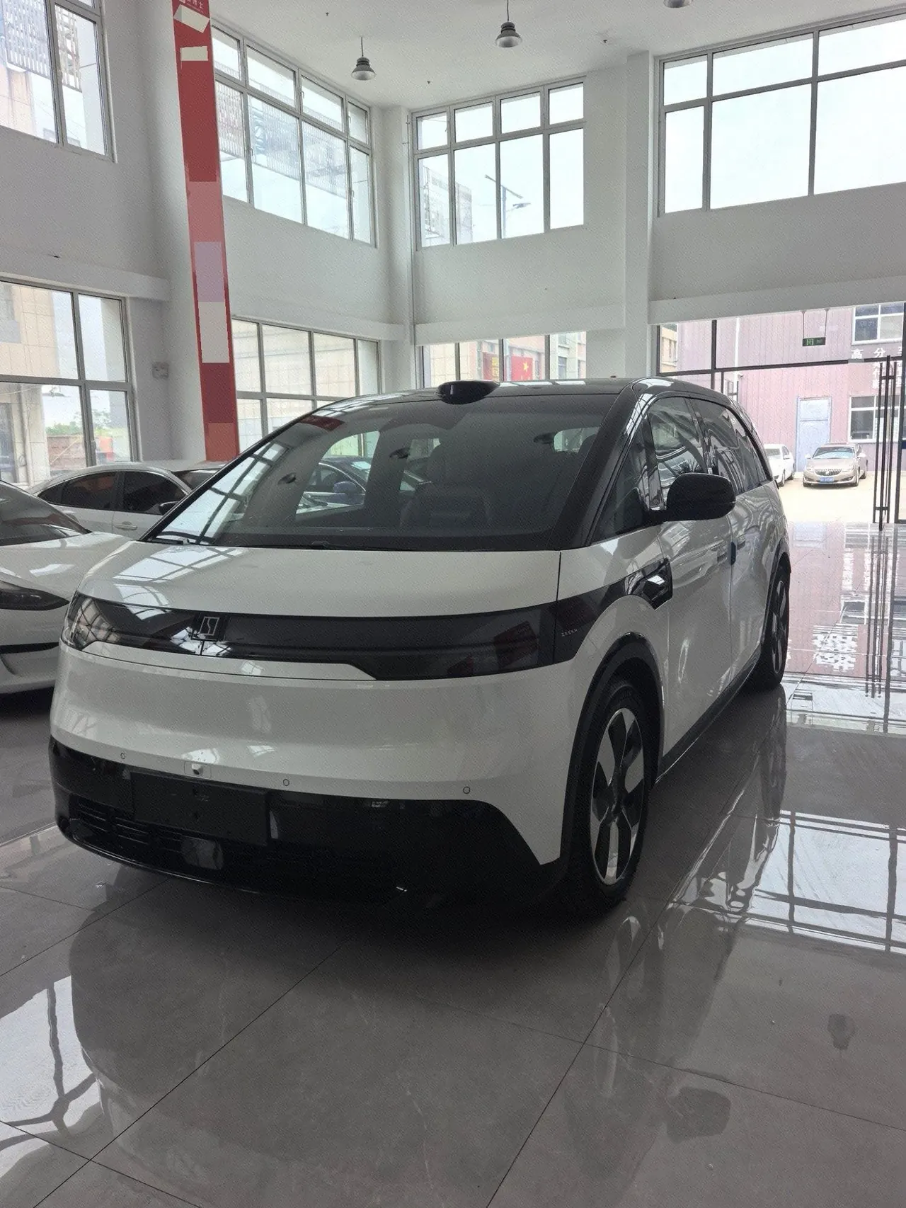 Open image lightbox: Zeekr 2025 Zeekr MIX Smart Driving Edition Automatic Transmission