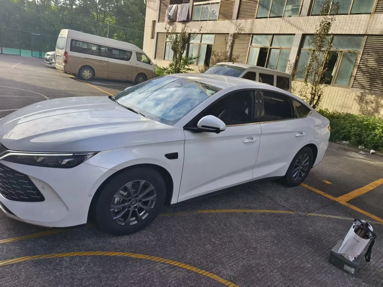 BYD 2025 Qin L DM-i 1.5 stepless smart driving version 80KM leading automatic gear 2