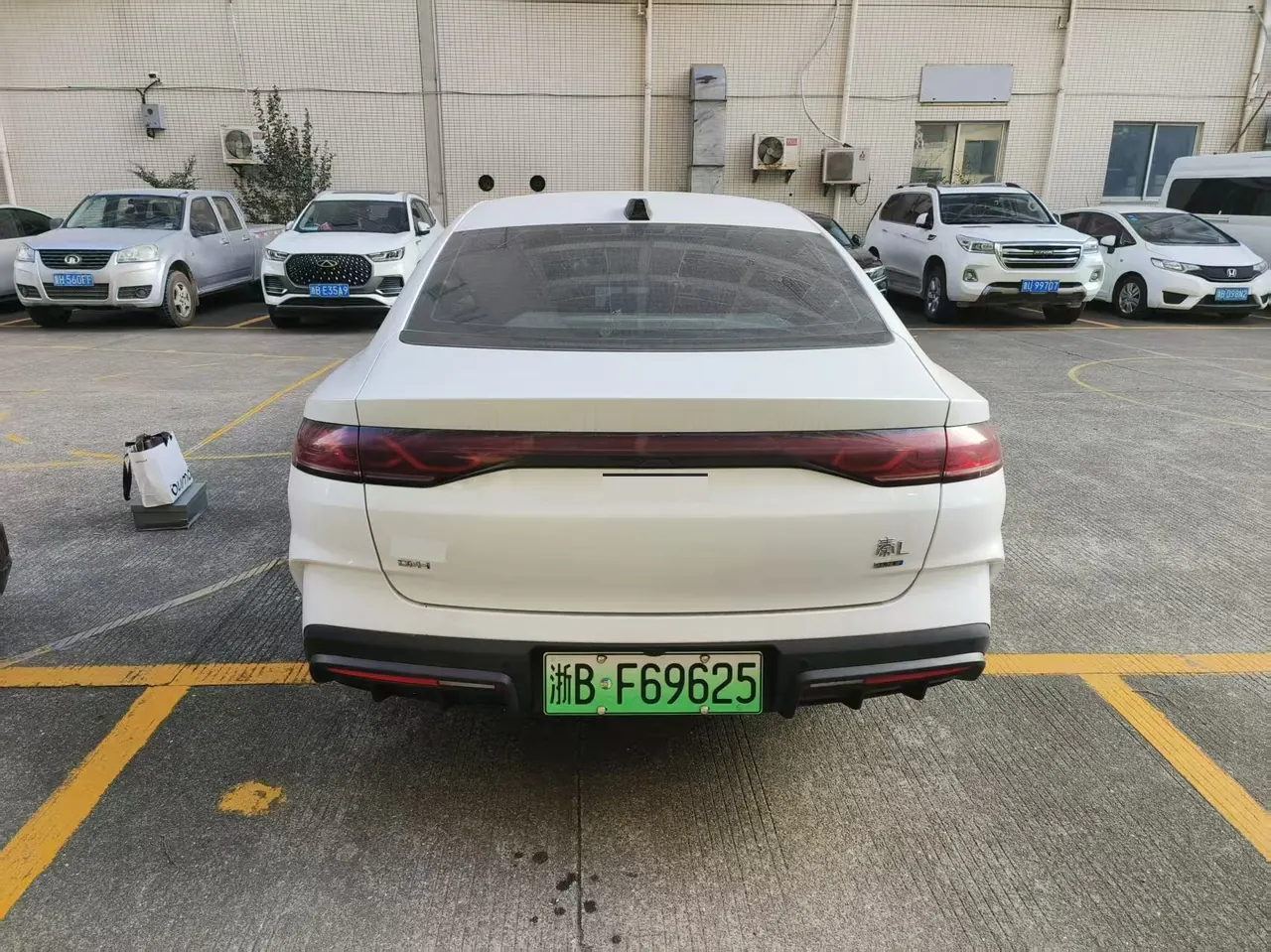 BYD 2025 Qin L DM-i 1.5 stepless smart driving version 80KM leading automatic gear 8