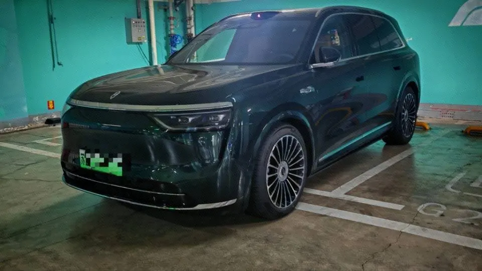 Open image lightbox: AITO 2025 AITO M8 Ultra 53.4kWh 6-seat automatic gear