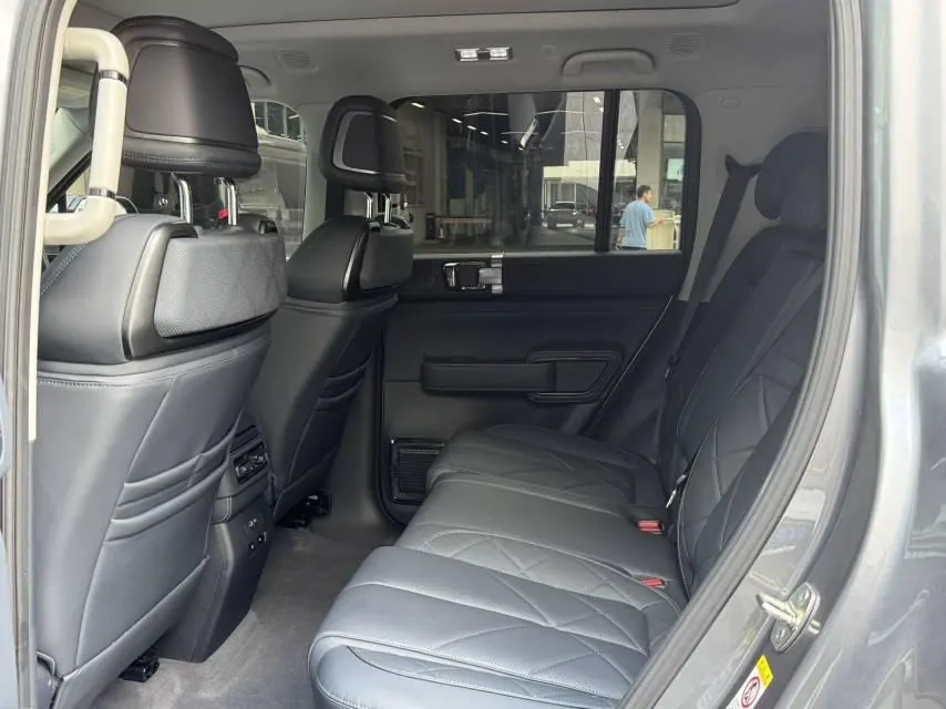 FangChengBao 2025 Leopard 5 1.5T Stepless God Wisdom Driving Max Edition Automatic Gear 7