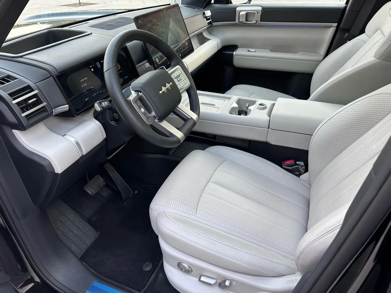 FangChengBao 2025 titanium 7 1.5T stepless 190KM four-wheel drive Max version automatic gear 15