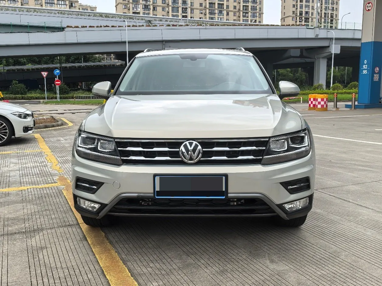 Volkswagen 2020 Tiguan L 2.0TSI 330TSI Two-Drive Panoramic Comfort Edition Automatic Gear 2