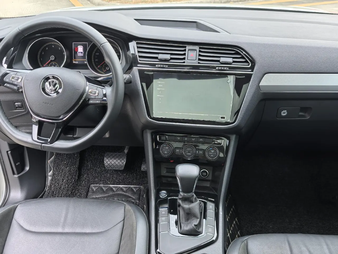 Volkswagen 2020 Tiguan L 2.0TSI 330TSI Two-Drive Panoramic Comfort Edition Automatic Gear 7