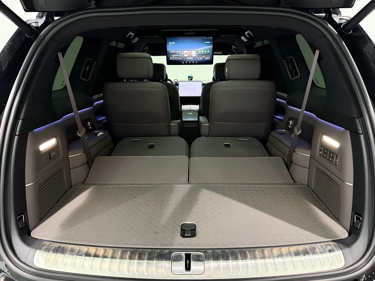 NIO 2026 ES8 6-seat executive deluxe automatic gear 13