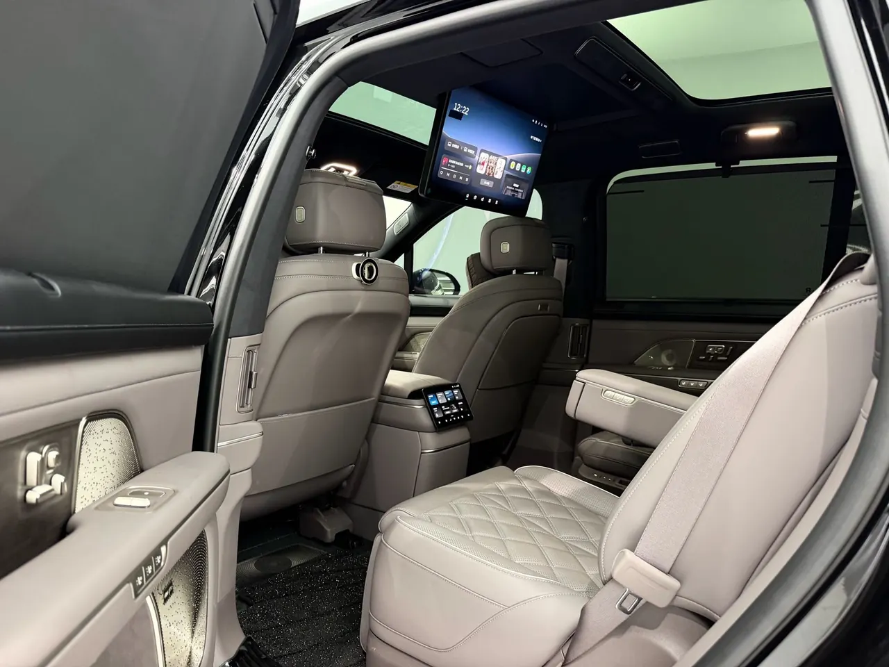 NIO 2026 ES8 6-seat executive deluxe automatic gear 6