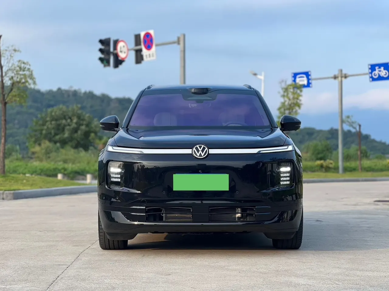 Volkswagen 2026 ID.ERA 9X Max 4-wheel drive automatic gear 2