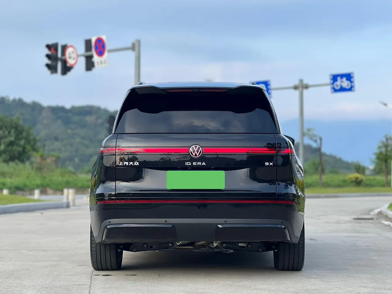 Volkswagen 2026 ID.ERA 9X Max 4-wheel drive automatic gear 5