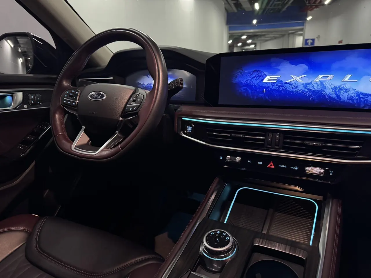 Ford 2023 Explorer 2.3T EcoBoost 285 Four-wheel Drive Titanium Edition 7-seat Automatic Gear 12
