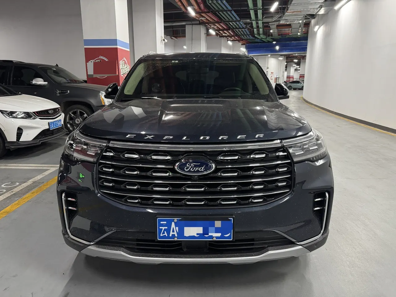 Ford 2023 Explorer 2.3T EcoBoost 285 Four-wheel Drive Titanium Edition 7-seat Automatic Gear 2