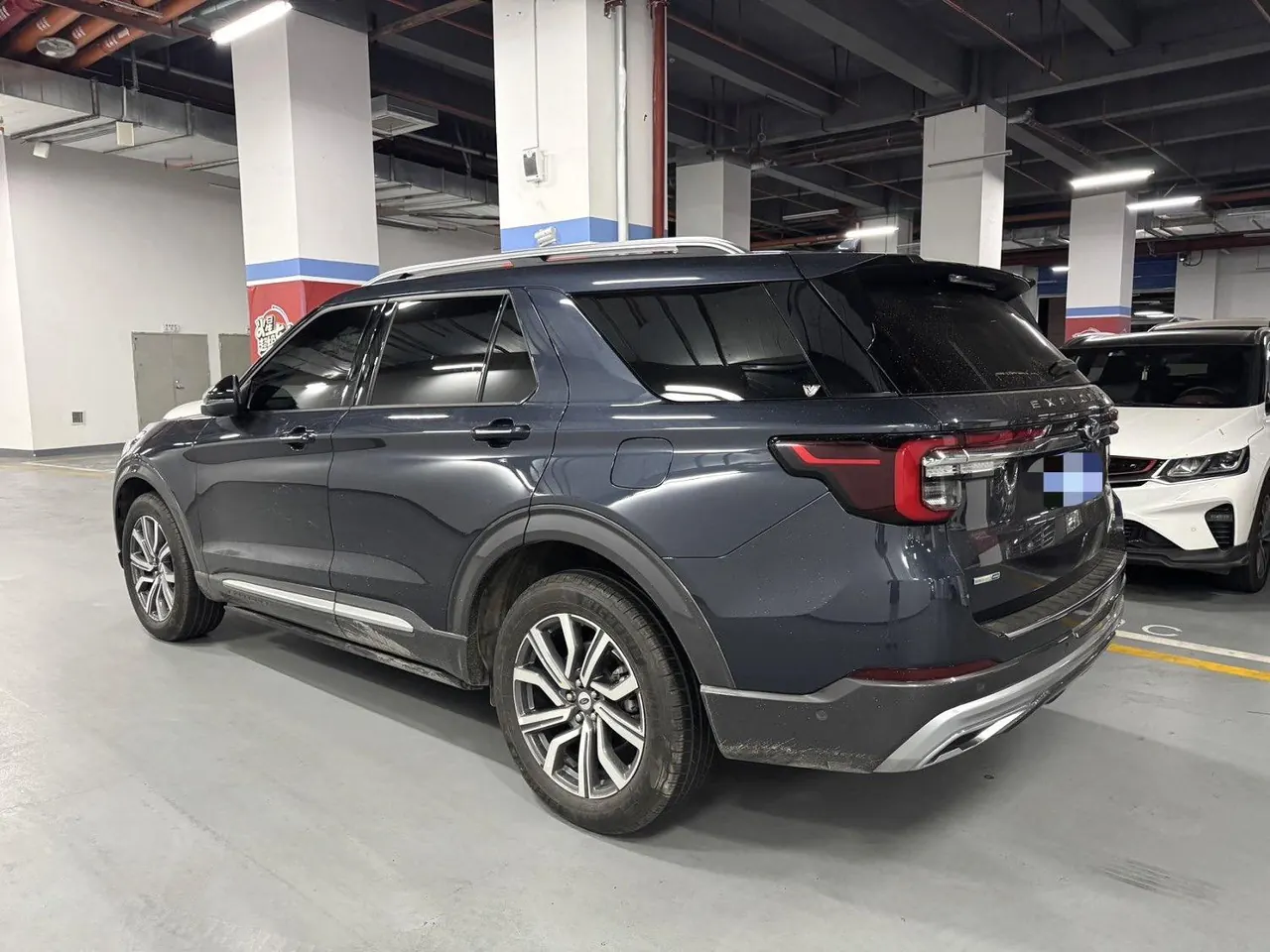 Ford 2023 Explorer 2.3T EcoBoost 285 Four-wheel Drive Titanium Edition 7-seat Automatic Gear 3