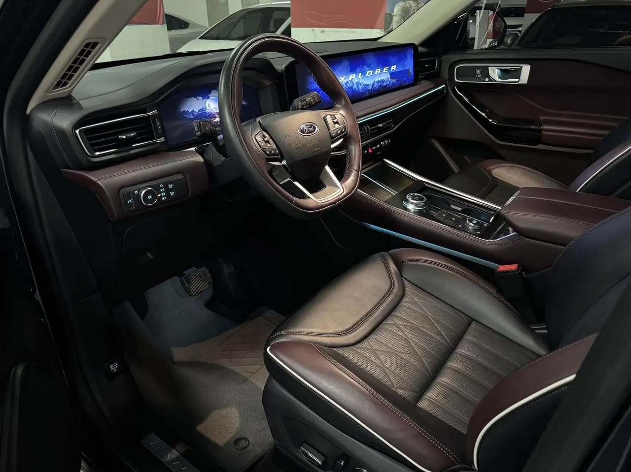 Ford 2023 Explorer 2.3T EcoBoost 285 Four-wheel Drive Titanium Edition 7-seat Automatic Gear 5