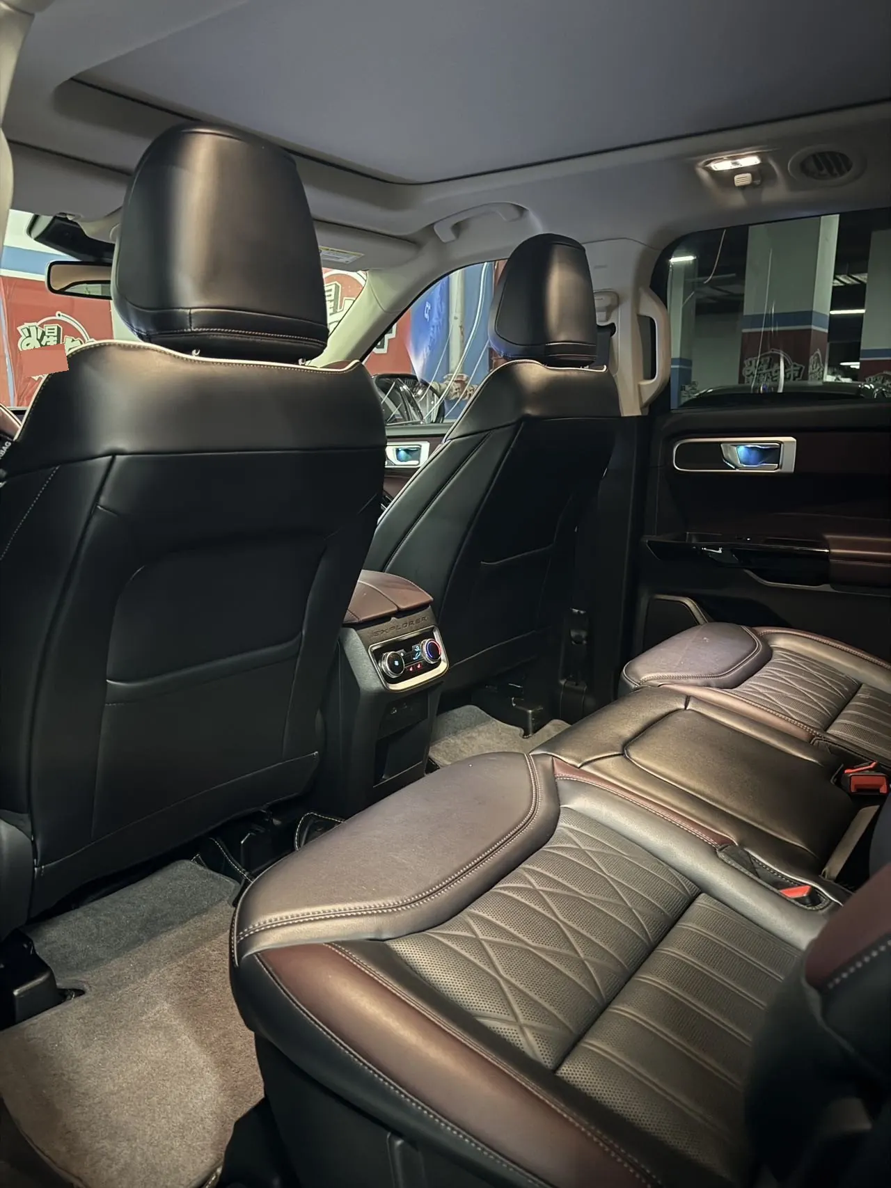 Ford 2023 Explorer 2.3T EcoBoost 285 Four-wheel Drive Titanium Edition 7-seat Automatic Gear 8