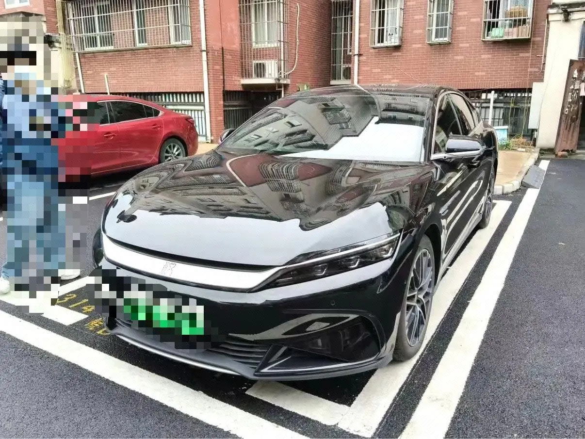 Open image lightbox: BYD 2025 Han EV Smart Driving Edition 605KM Honorable Automatic Gear