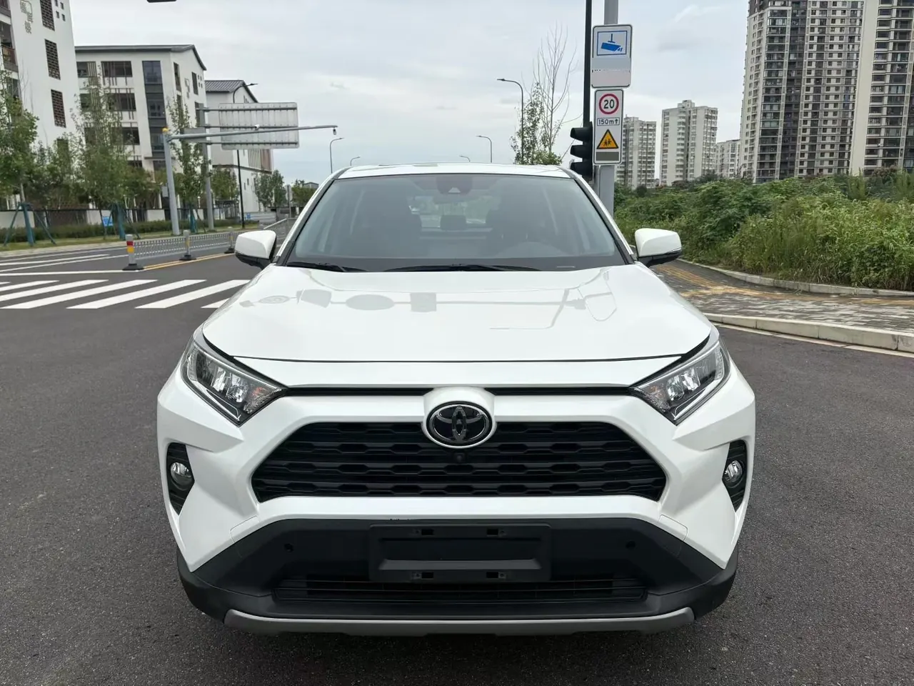 Toyota 2020 RAV4 Rongbo 2.0 Stepless Two-Drive Fashion Edition Automatic Gear 2