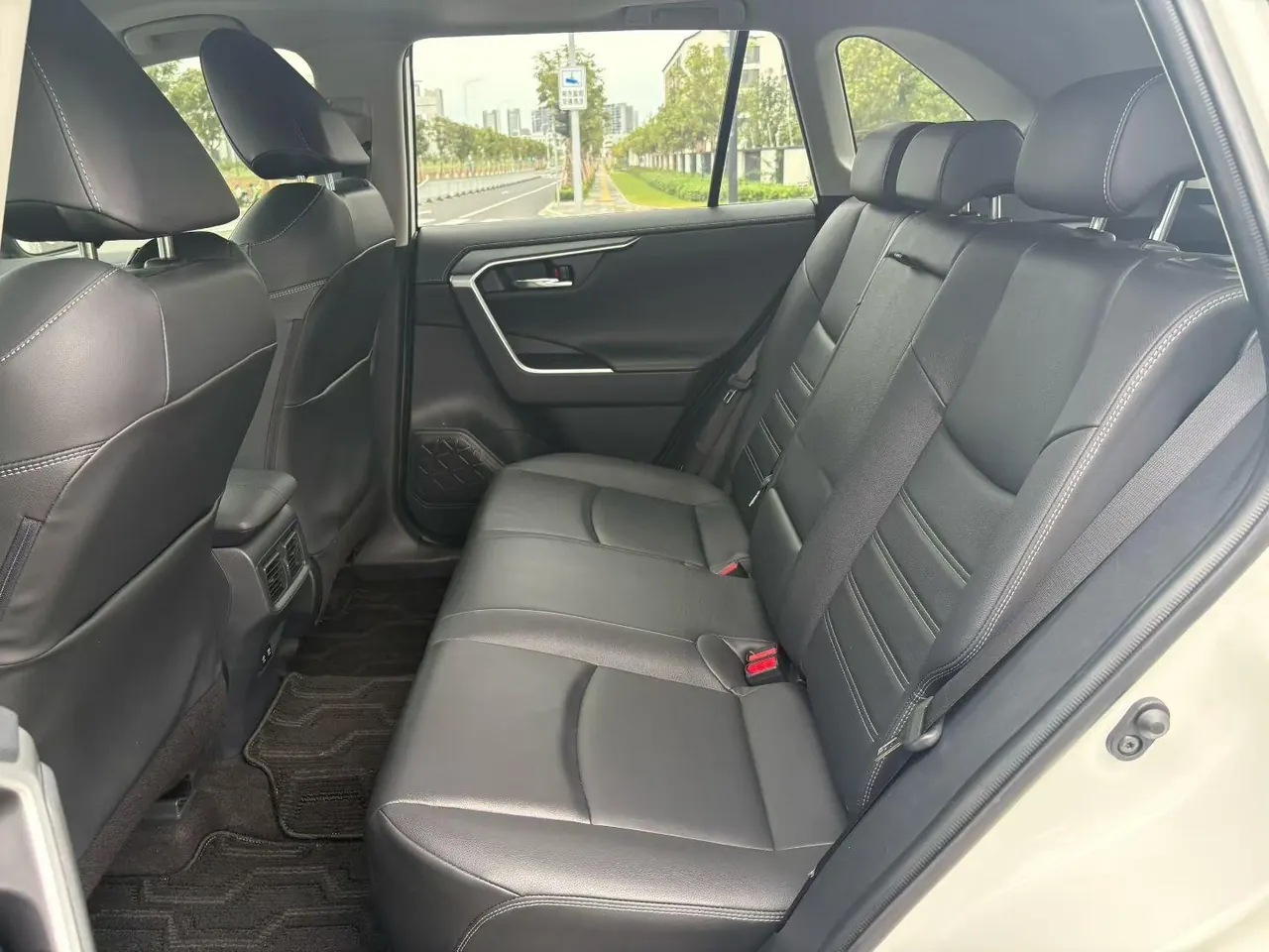 Toyota 2020 RAV4 Rongbo 2.0 Stepless Two-Drive Fashion Edition Automatic Gear 4