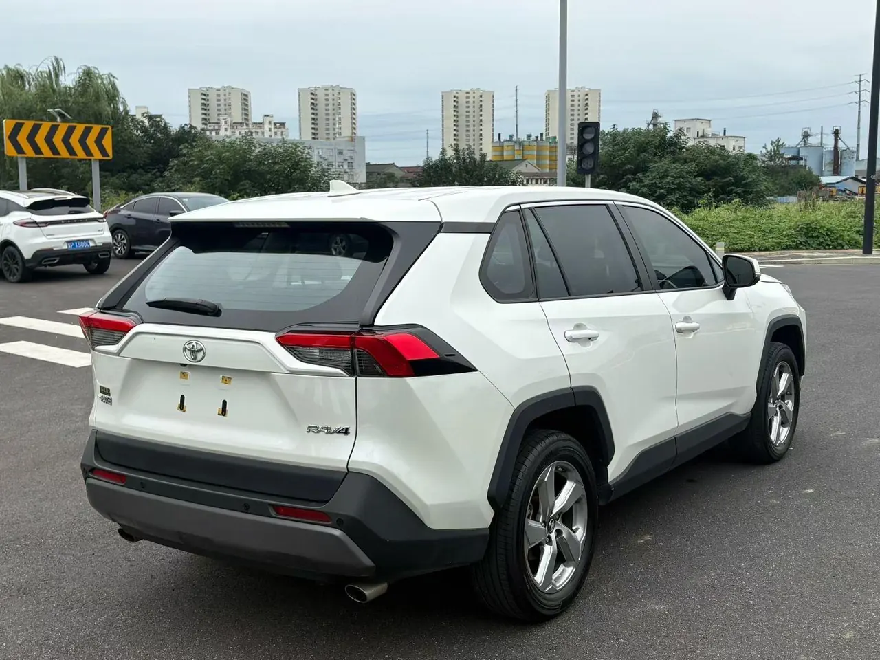 Toyota 2020 RAV4 Rongbo 2.0 Stepless Two-Drive Fashion Edition Automatic Gear 8