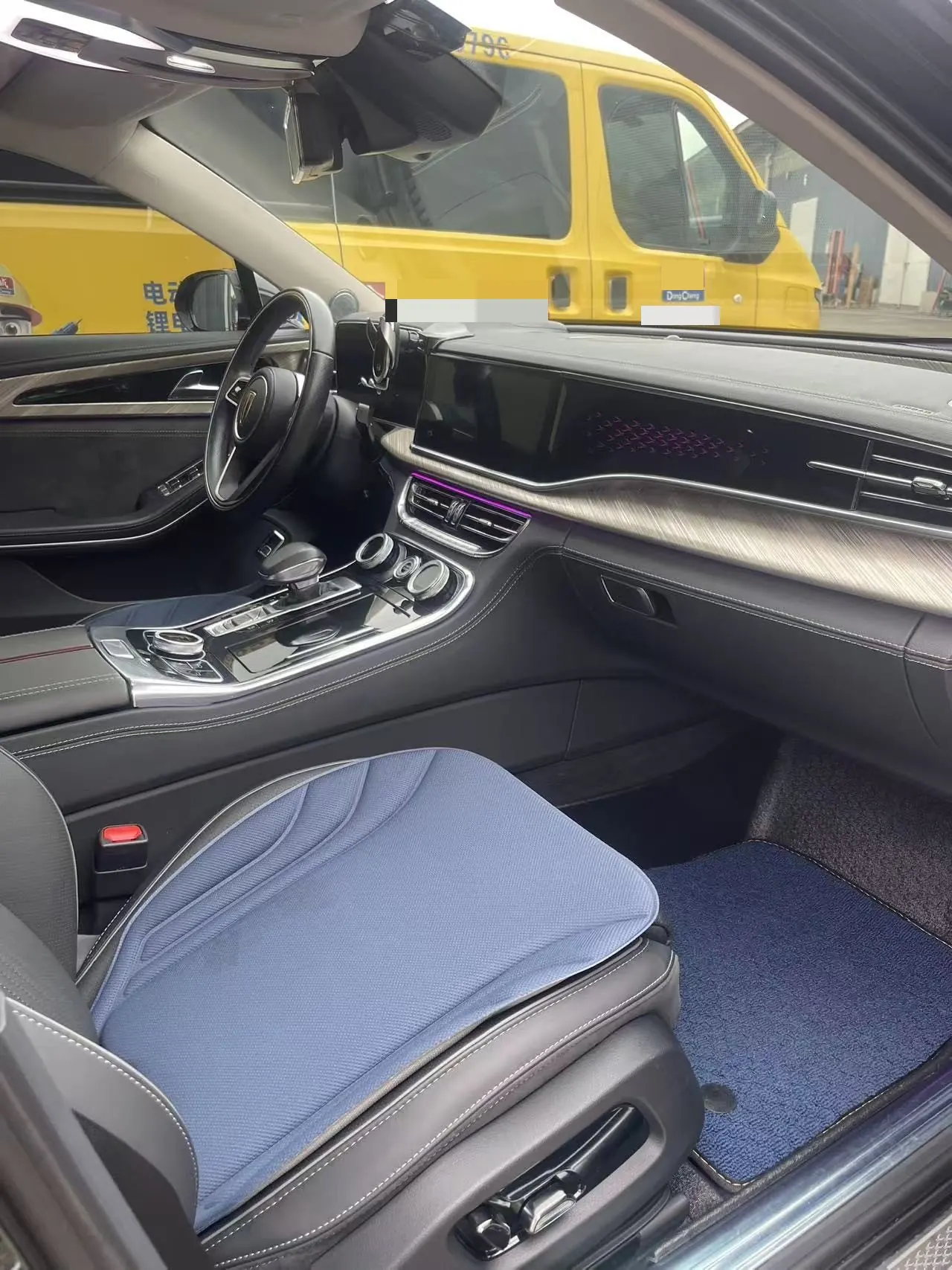 HongQi 2020 H9 48V 2.0T Zhilian Qi Chang Edition Automatic Gear 4