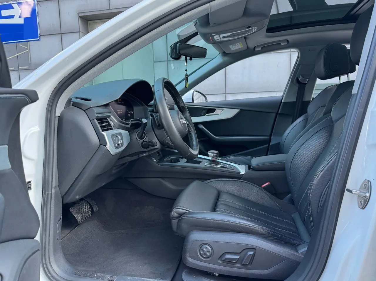 Audi 2020 A4L 2.0TFSI 40TFSI Fashion Dynamic Automatic 4