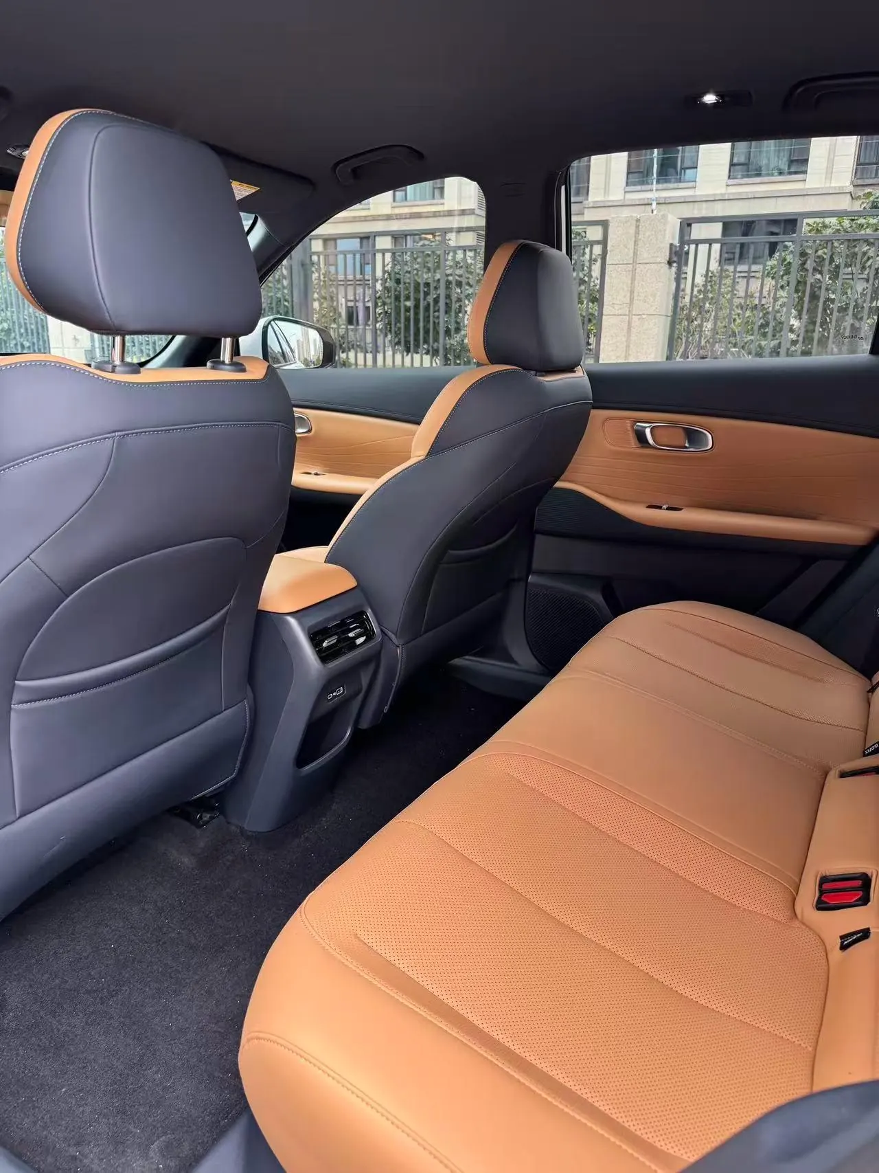 Geely Galaxy 2025 Starship 7 EM-i 1.5 55km Discovery Edition Automatic Gear 6