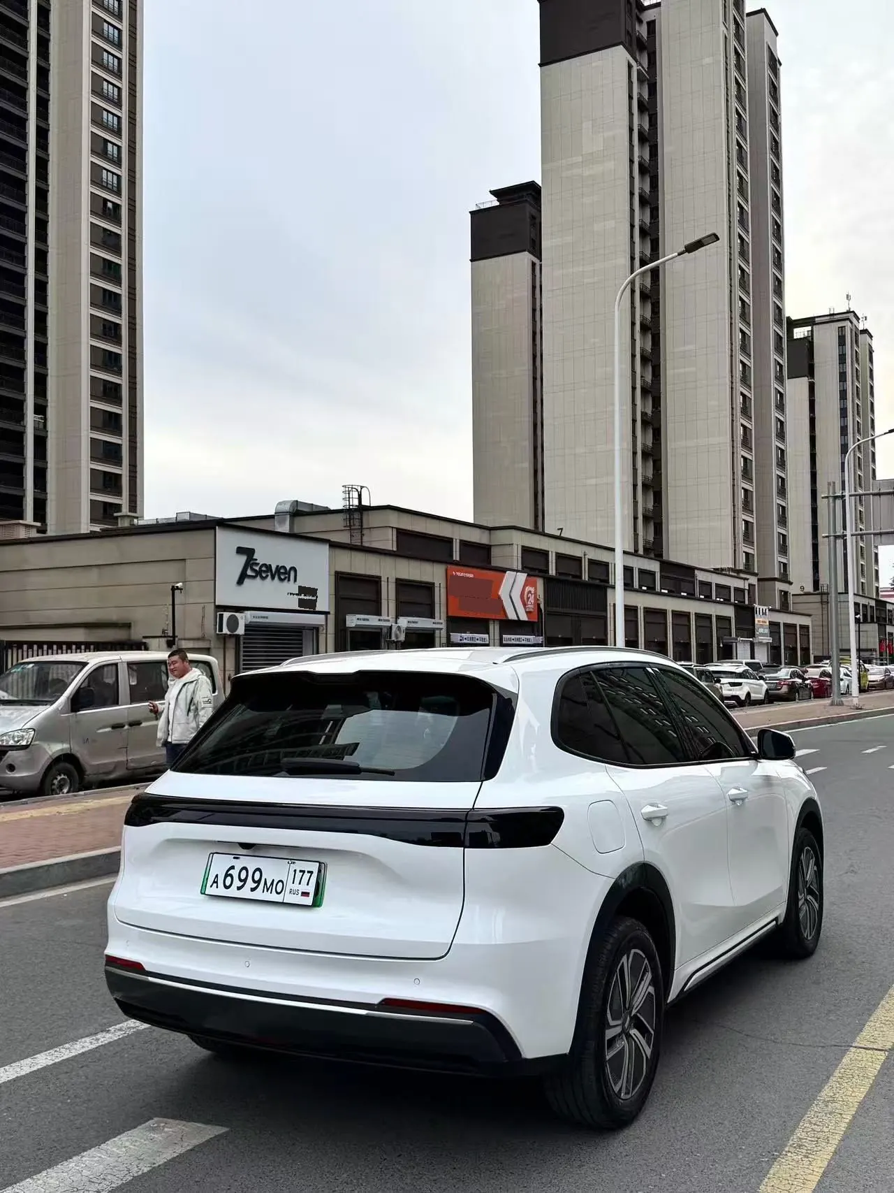 Geely Galaxy 2025 Starship 7 EM-i 1.5 55km Discovery Edition Automatic Gear 9