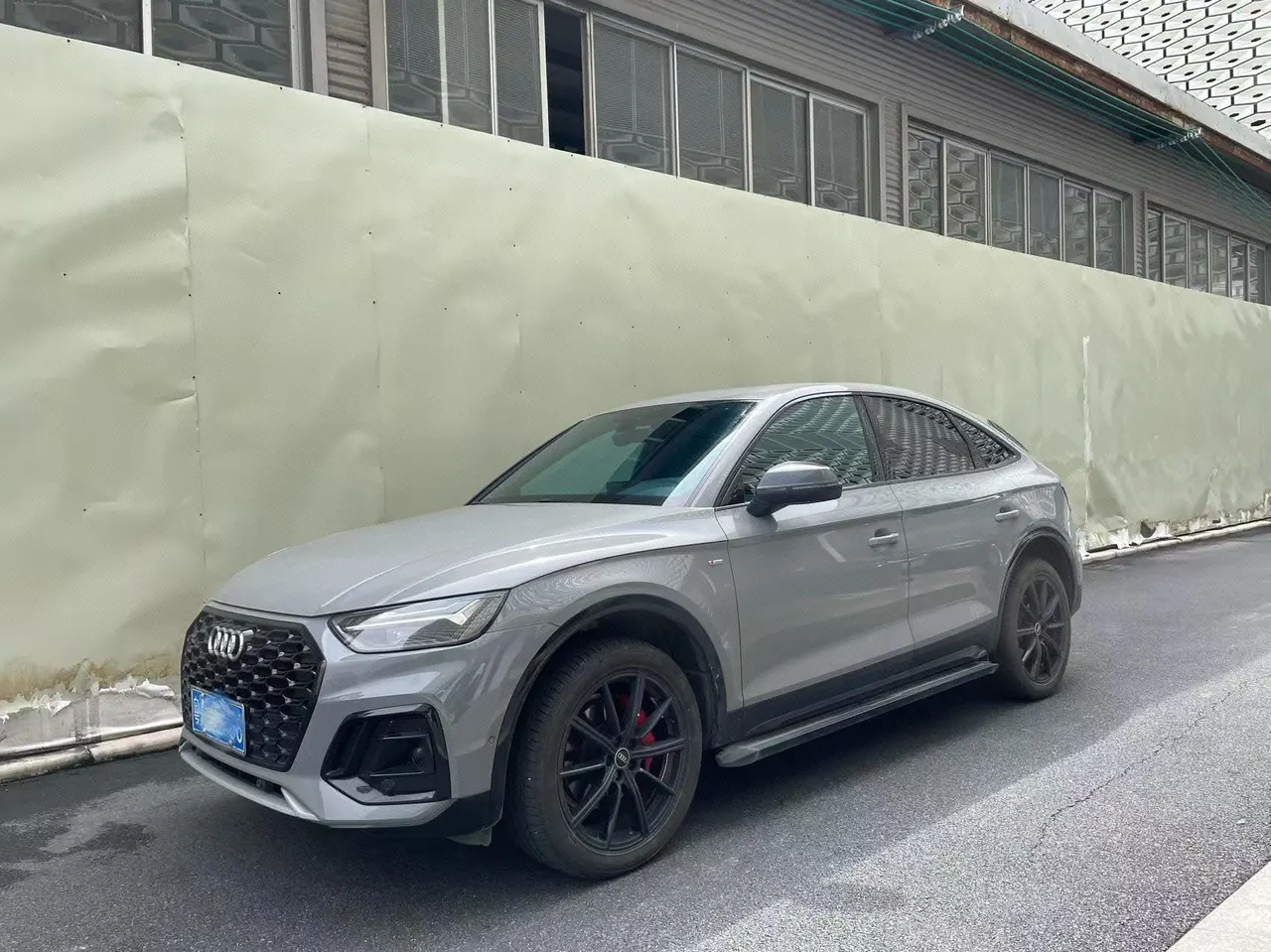 Открыть галерею: Audi 2021 Q5L Sportback 2.0TFSI 40TFSI Special Edition Automatic Gear